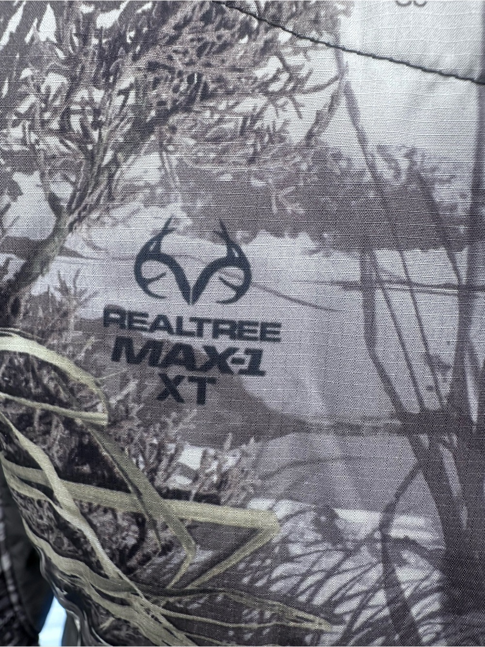 3M Thinsulate Women's Realtree Camo Jacket with Pink Logo - Picture 3 of 11